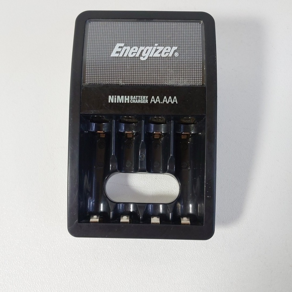 Energizer Rechargeable AA and AAA Battery‎ Charger NiMH Batteries